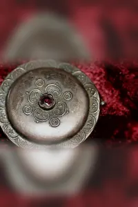 Lal Taşlı Antik Gümüş Broş