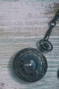 Siyah Çelik Oymalı Cep Saati
